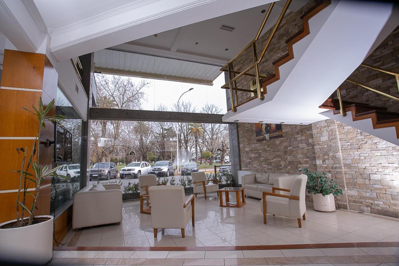 Hotel Dior Тандил Екстериор снимка