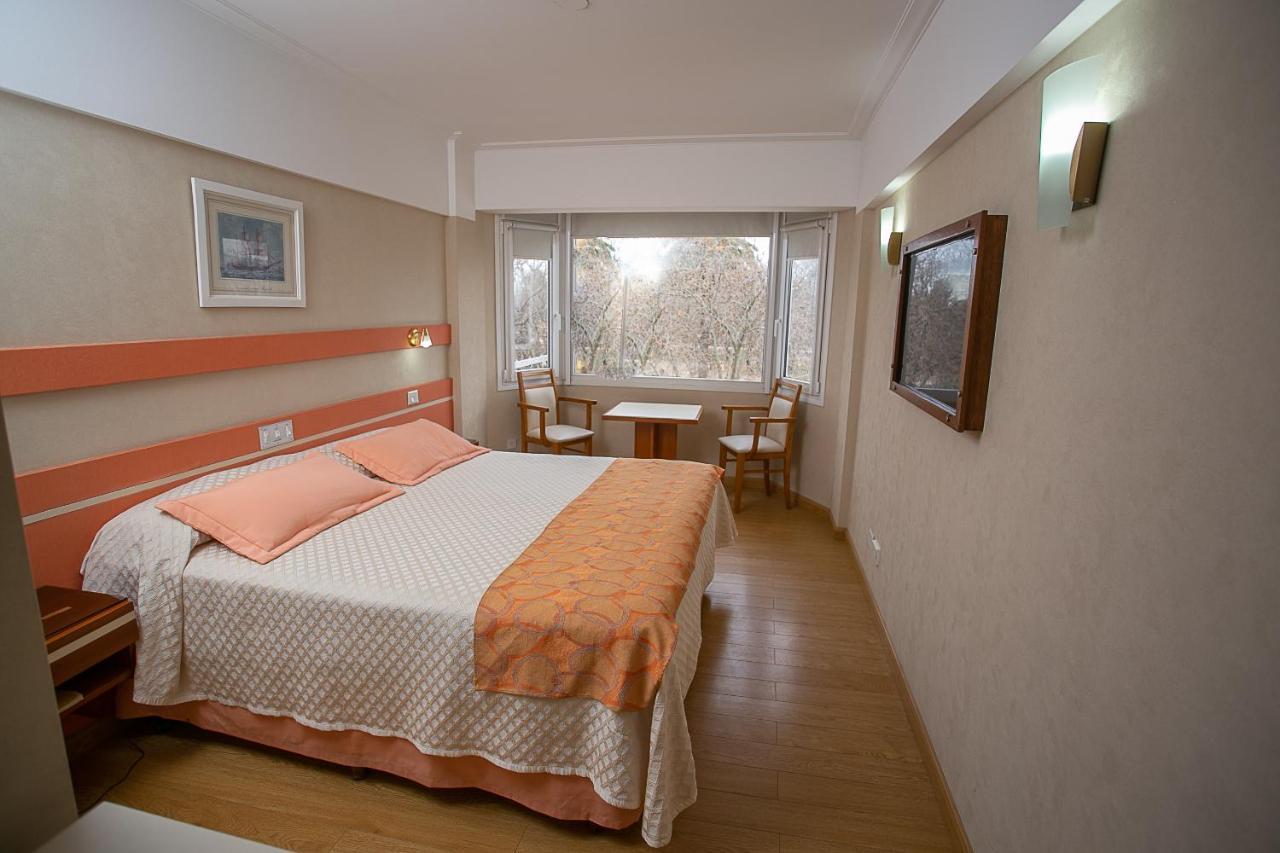 Hotel Dior Тандил Екстериор снимка