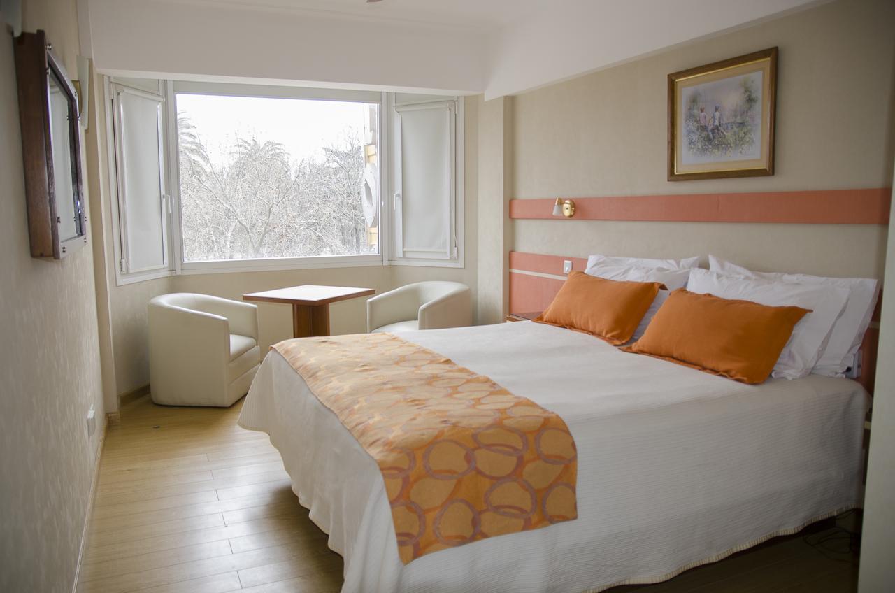 Hotel Dior Тандил Екстериор снимка