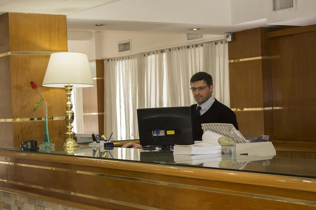 Hotel Dior Тандил Екстериор снимка